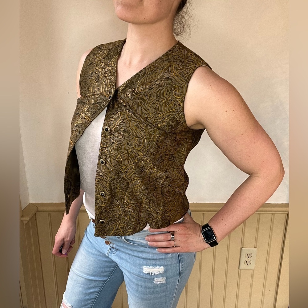 Valerie Stevens Vintage Paisley Gold Fancy Button Vest Womens PS